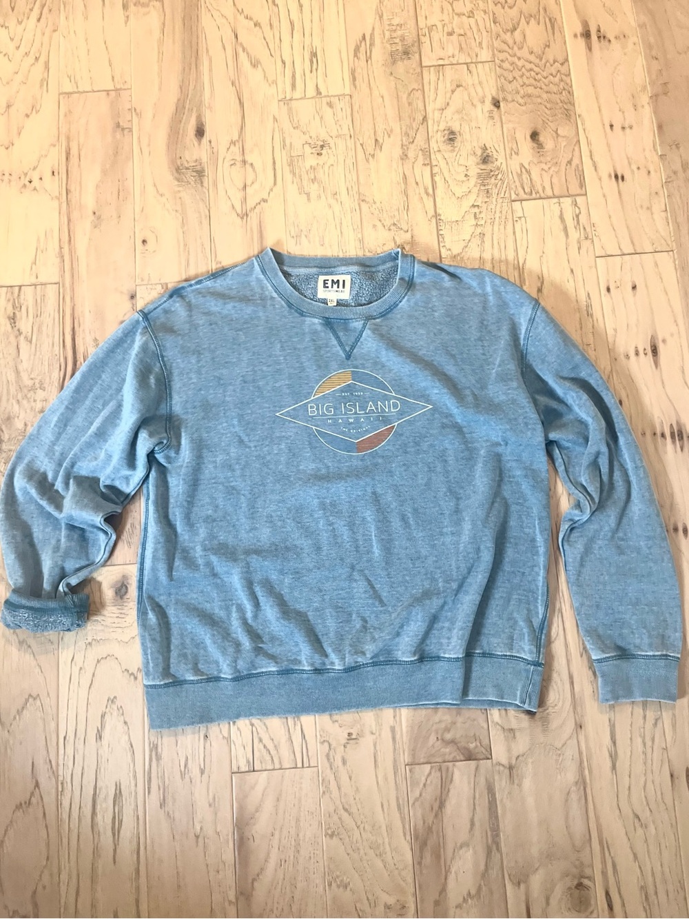 EMI Sportswear Big Island Hawaii Light Blue Crewneck Sweatshirt, size XXL